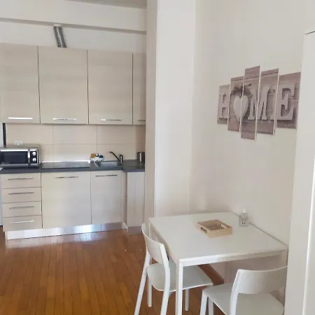 Monolocale Fiera 아파트